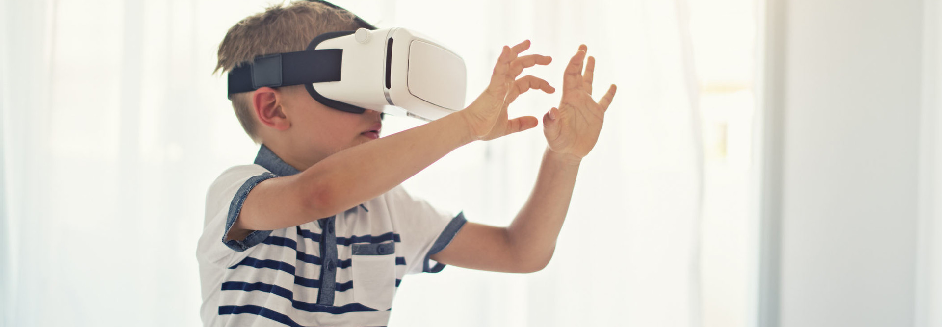 Child with VR