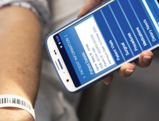 zebra phone scans barcode on patient's wrist