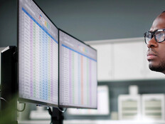 Viewing healthcare data on two monitors